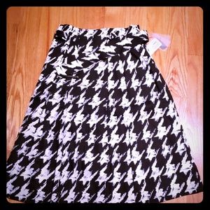 NWT Forever21 houndstooth skirt small